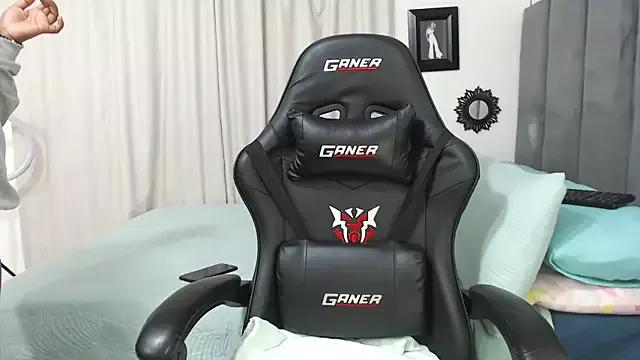 IceBellaCane313 from StripChat is Freechat