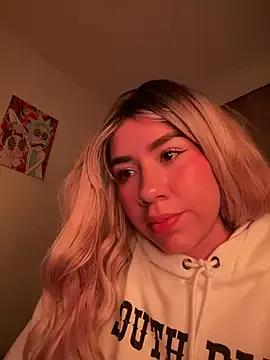 Im_Valen_Cute from StripChat is Freechat