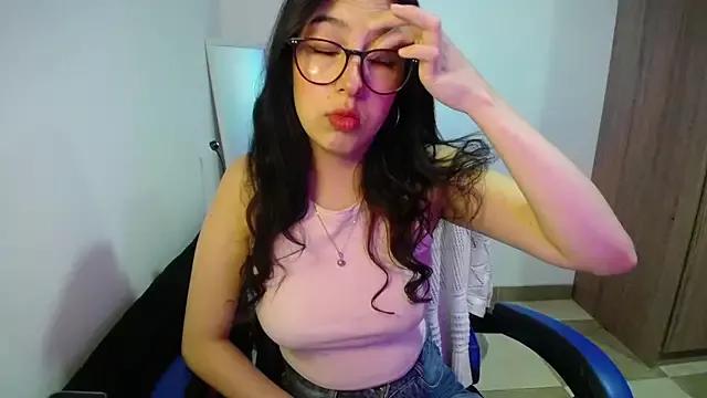 immisssilver from StripChat is Freechat