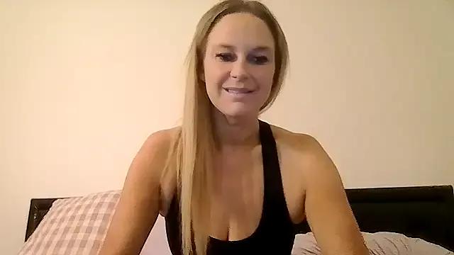 imyourgoodgirl69 from StripChat is Freechat