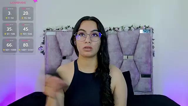 Iris_mandarinne from StripChat is Freechat