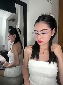 IrisBrowm from StripChat