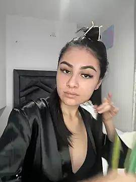 IrisBrowm from StripChat