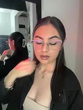 IrisBrowm from StripChat