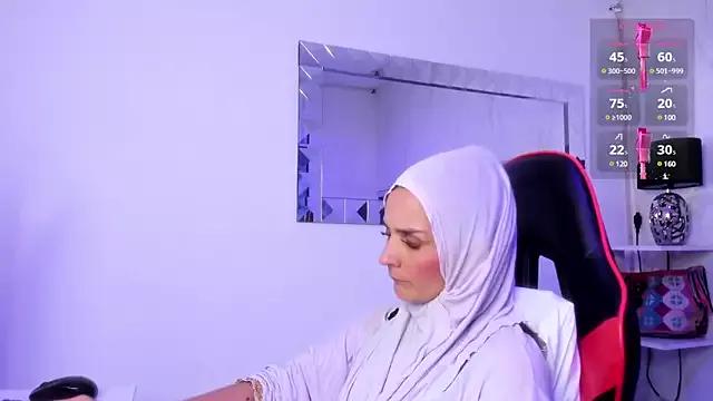 IrisKarim_ from StripChat is Freechat