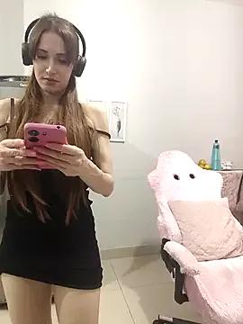 Photos of Irresistible24 from StripChat is Freechat