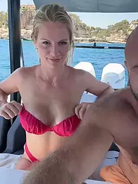 Isabella_kiko from StripChat is Freechat