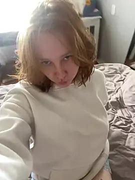 IsabelMooon from StripChat is Freechat