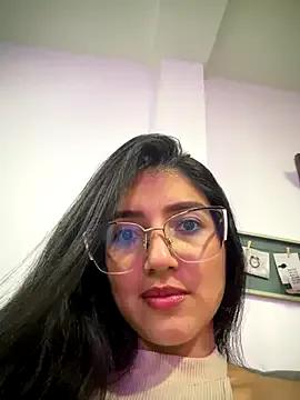 Ivonne_Lennox from StripChat is Freechat
