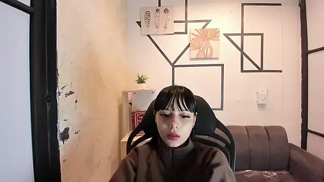 IvonnePrince from StripChat is Freechat