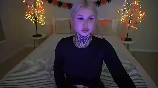 IvyLaurent from StripChat is Freechat
