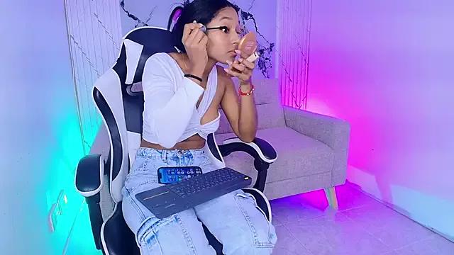 JadeGolden_ from StripChat is Freechat