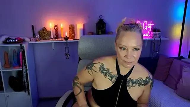 Try the thrill of flirt babes with our cam hosts, featuring unclothed wildness while getting naked and playing with their favored sex toys.