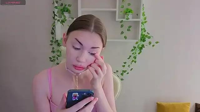 Jennie_Hunter from StripChat is Freechat