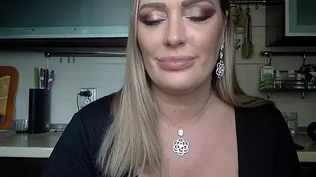 jenniferbluewater from StripChat is Freechat