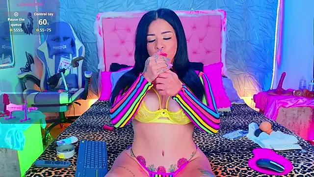 Jessyferrary from StripChat is Freechat