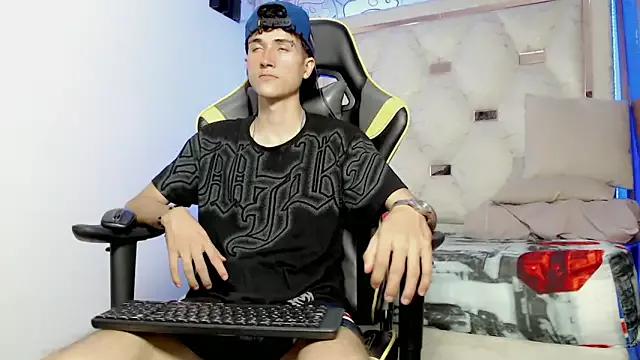 johnny_cagee from StripChat is Freechat