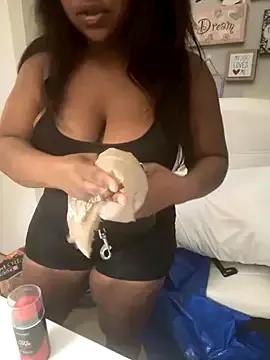 Juicystorm from StripChat is Freechat