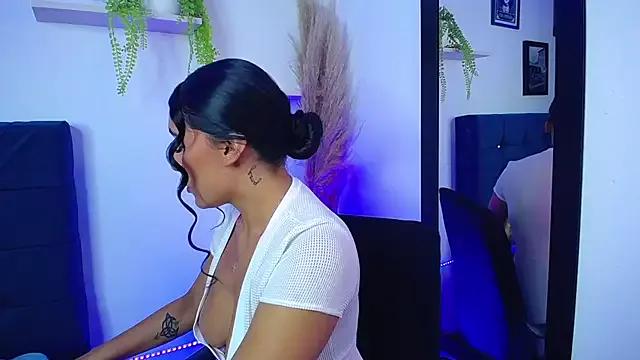 Jul_honeyy from StripChat is Freechat