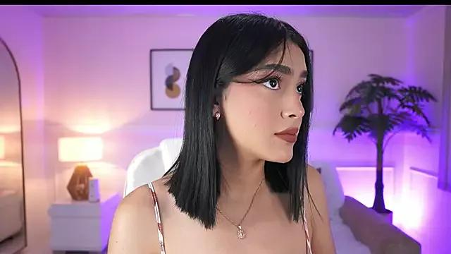 JulesBenett from StripChat is Freechat