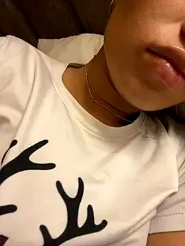 juliana-mancini from StripChat is Freechat
