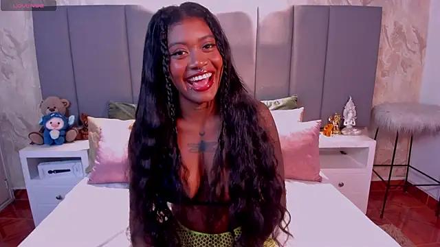 JulianaMiller from StripChat is Freechat