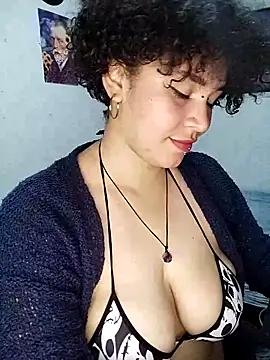 julieta_robert from StripChat is Freechat