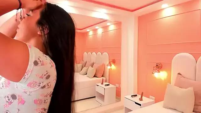 julieta_rosee from StripChat is Freechat