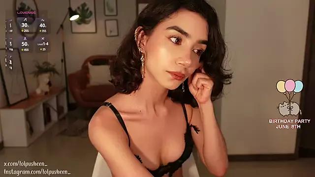 JulietteDee from StripChat is Freechat