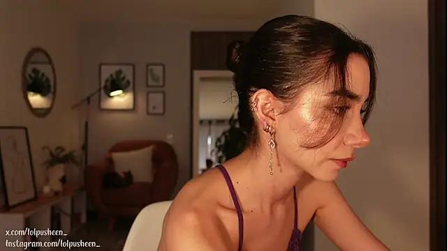 JulietteDee from StripChat is Freechat