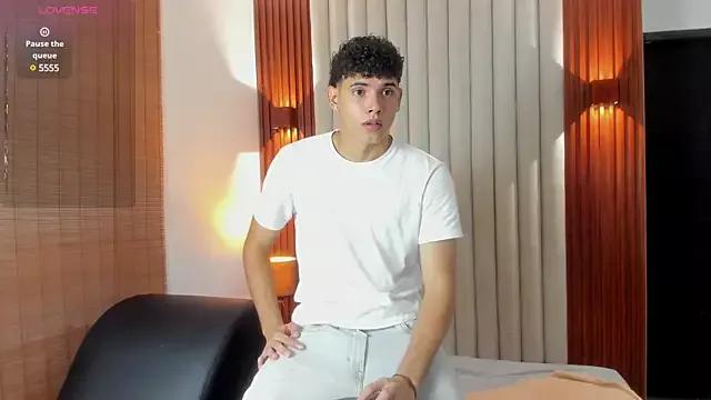 Justin_mack from StripChat is Freechat