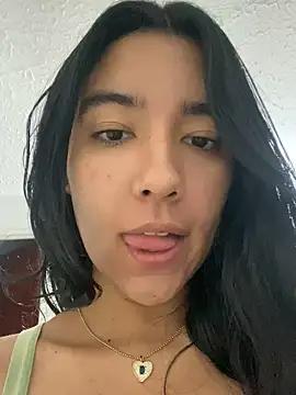 Karinaalvy_ from StripChat is Freechat