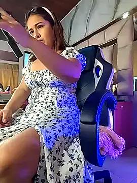 KarinaSanchezz from StripChat is Freechat