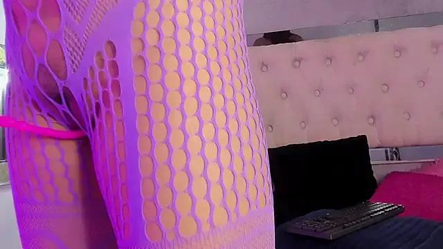 karla_ruso from StripChat is Freechat