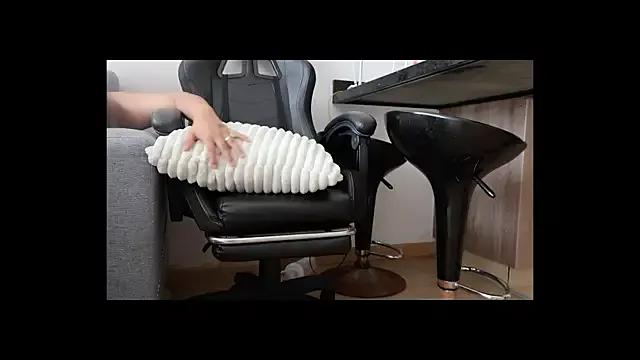 Karla_Stein2025 from StripChat is Freechat