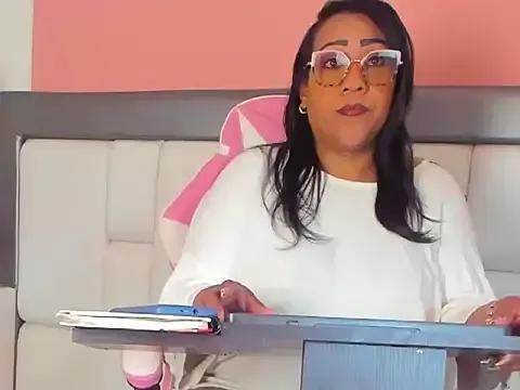 KarolWest_ from StripChat is Freechat