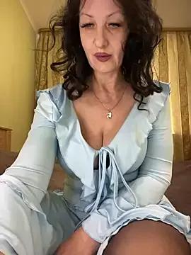Katie-n from StripChat is Freechat