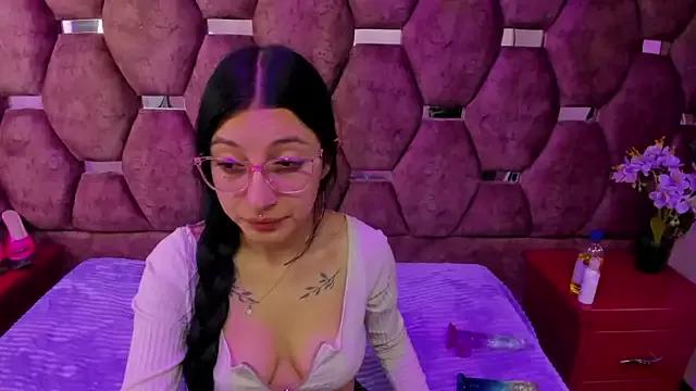 Katty_Queen from StripChat is Freechat