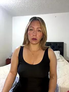 KayWilliamss from StripChat is Freechat