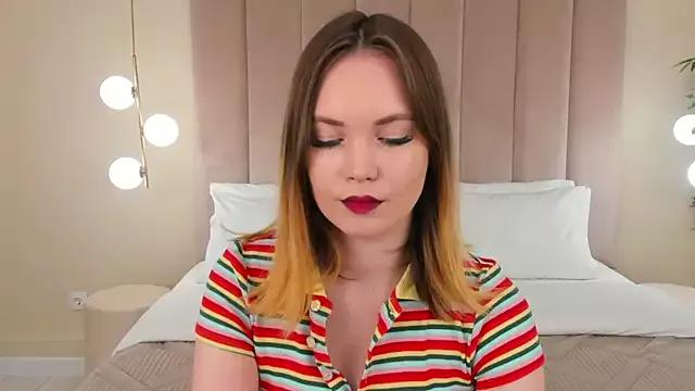KiraHolli from StripChat is Freechat