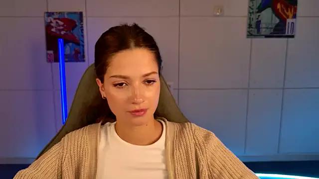 KiraVair from StripChat is Freechat