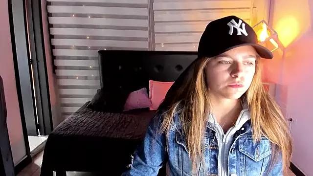 Kitten_Cam from StripChat is Freechat