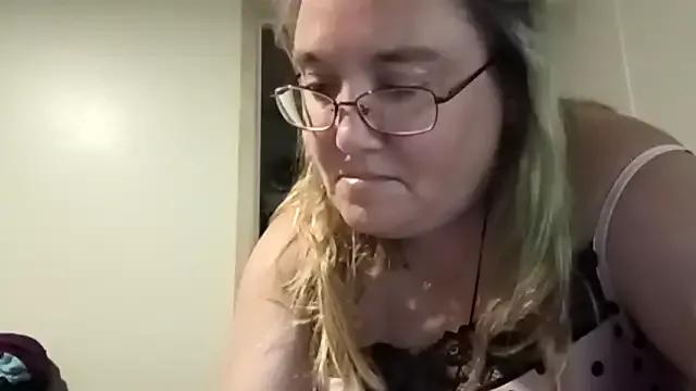 kittygurl25 from StripChat is Freechat