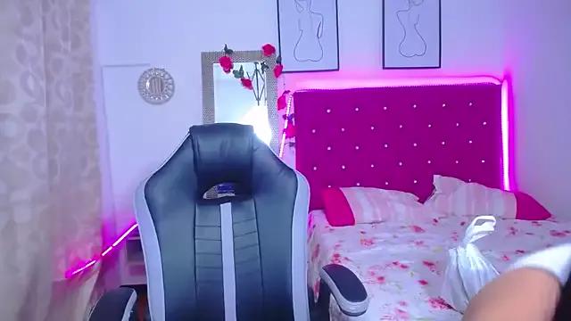 kriss_sweetboobs10 from StripChat is Freechat