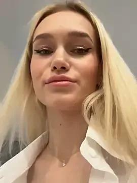 KristinaDane from StripChat is Freechat