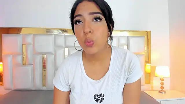 Kylieandjhonny from StripChat is Freechat