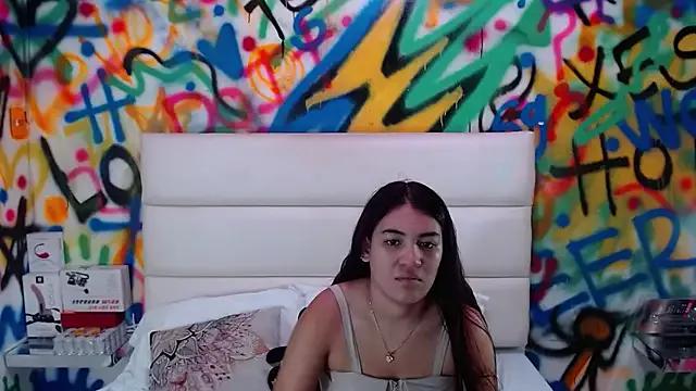 kylieBensoon from StripChat is Freechat