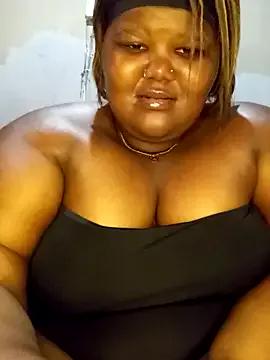 LadyBear2002 from StripChat is Freechat
