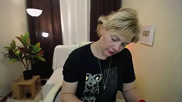 LadyElina from StripChat is Freechat