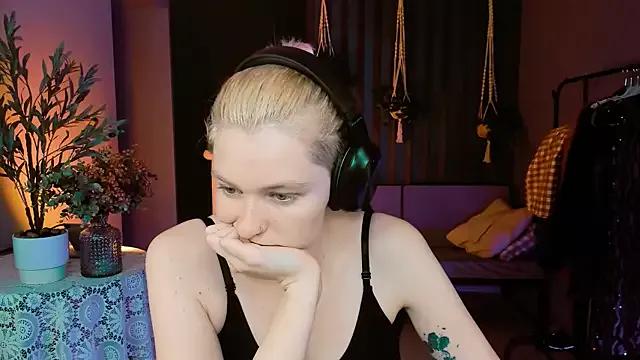 Try the thrill of flirt babes with our cam hosts, featuring unclothed wildness while getting naked and playing with their favored sex toys.